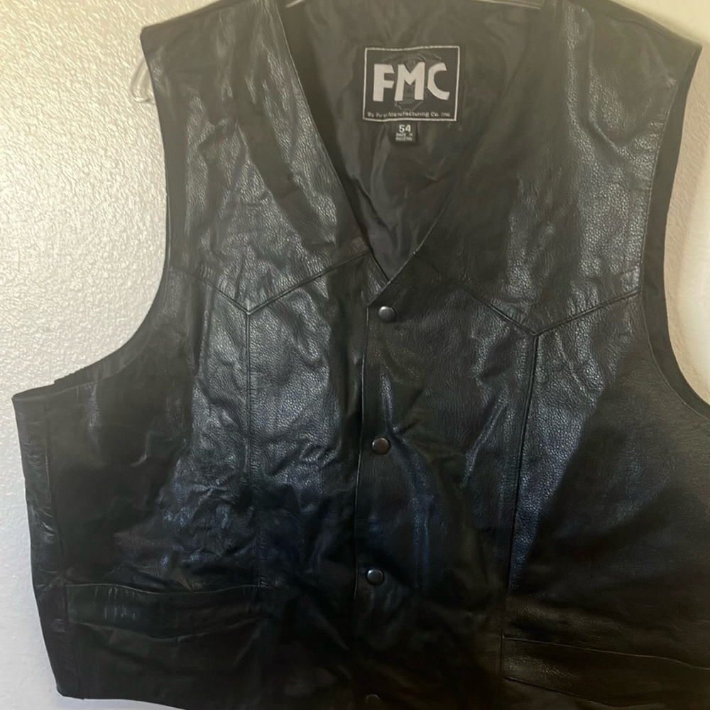 Men’s black leather vest 54